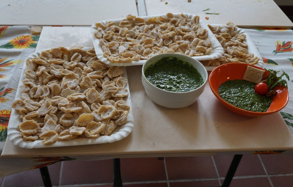 Team building in cucina