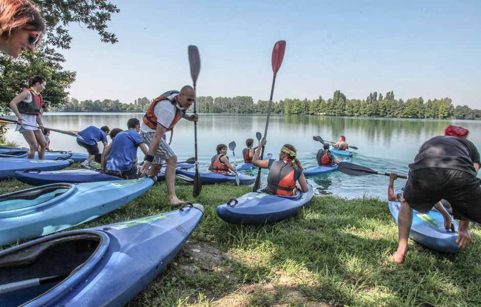 Team building sportivo in canoa